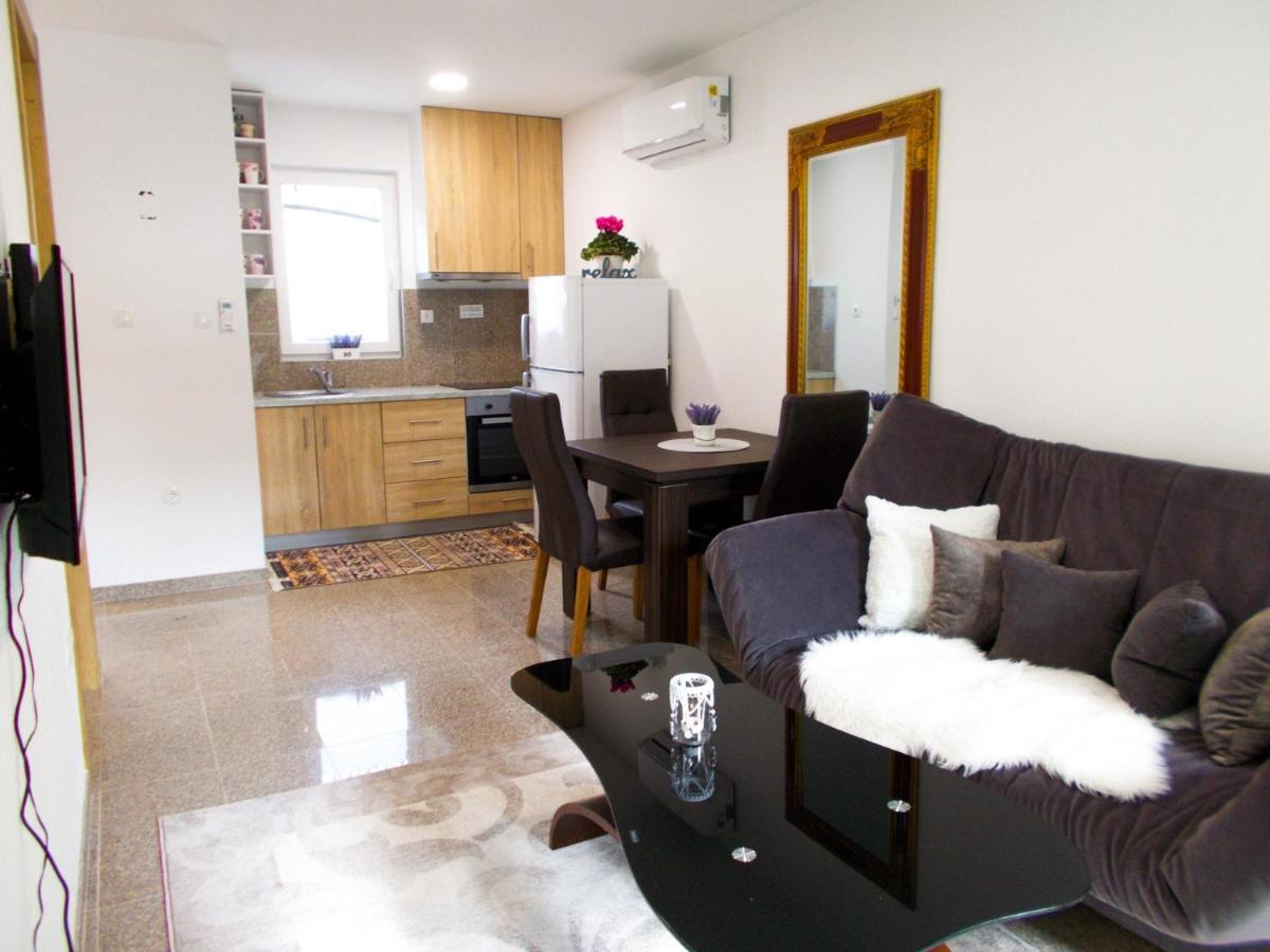 Kovac Riverfront Apartments Mostar Bagian luar foto