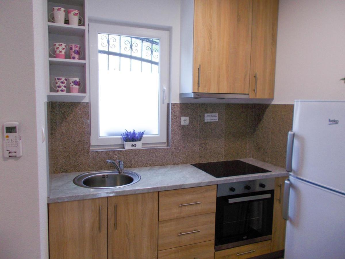 Kovac Riverfront Apartments Mostar Bagian luar foto