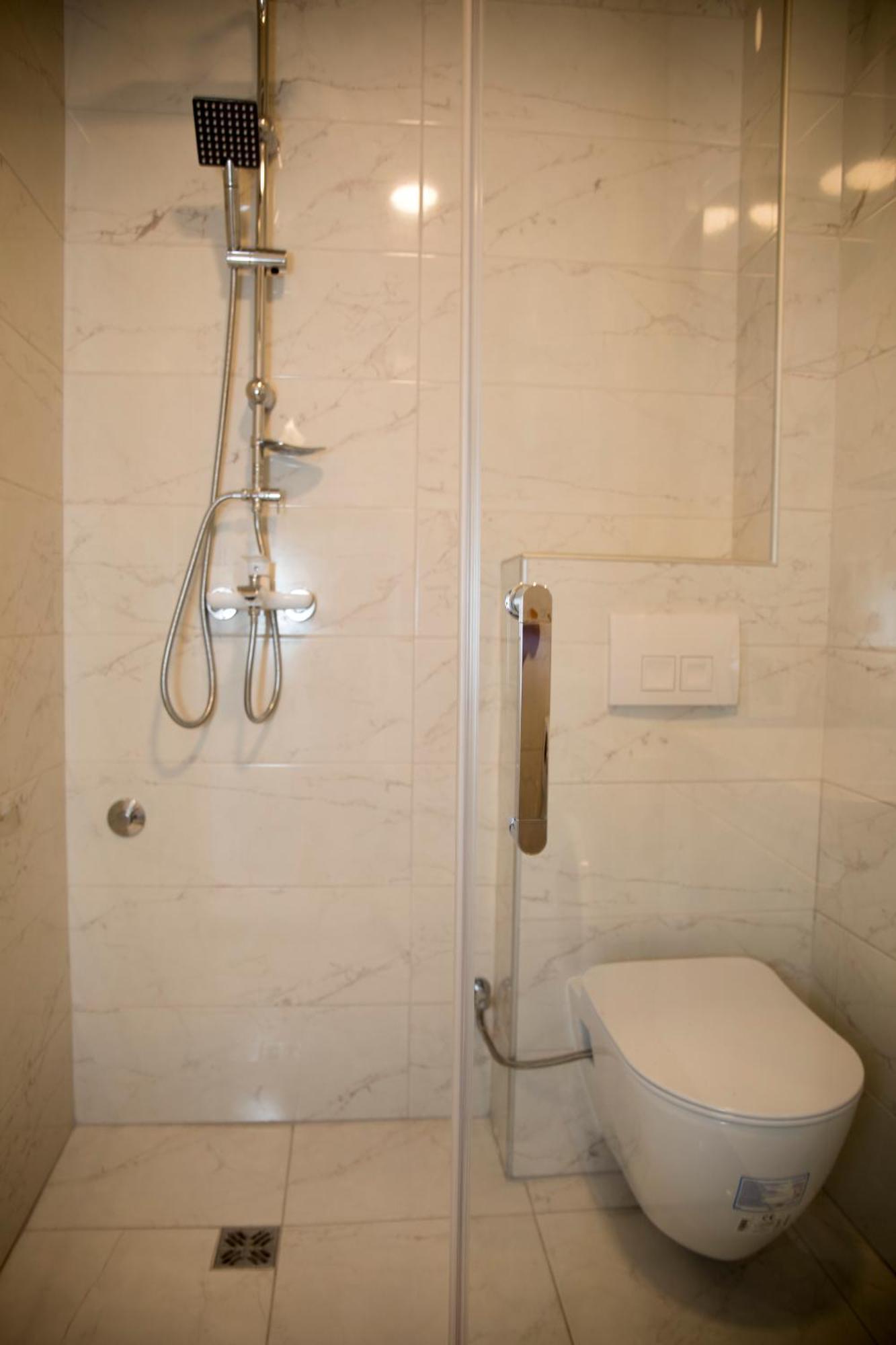 Kovac Riverfront Apartments Mostar Bagian luar foto