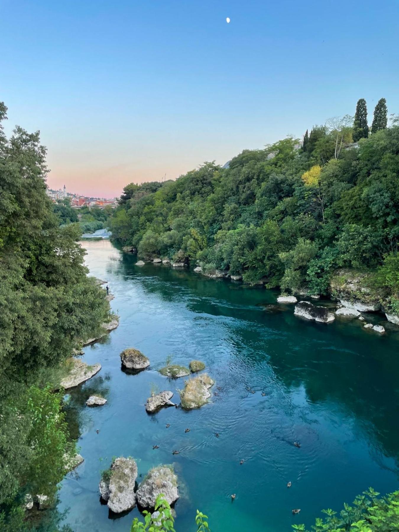 Kovac Riverfront Apartments Mostar Bagian luar foto