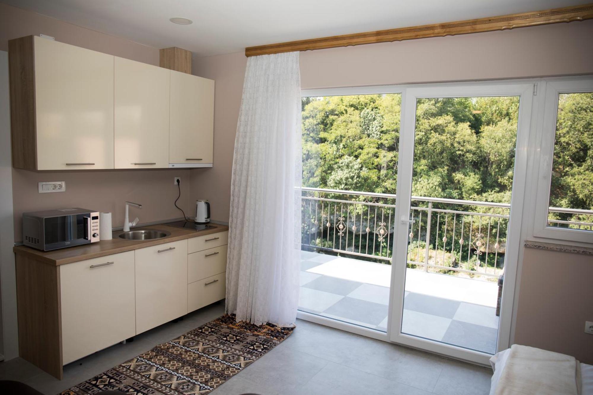 Kovac Riverfront Apartments Mostar Bagian luar foto