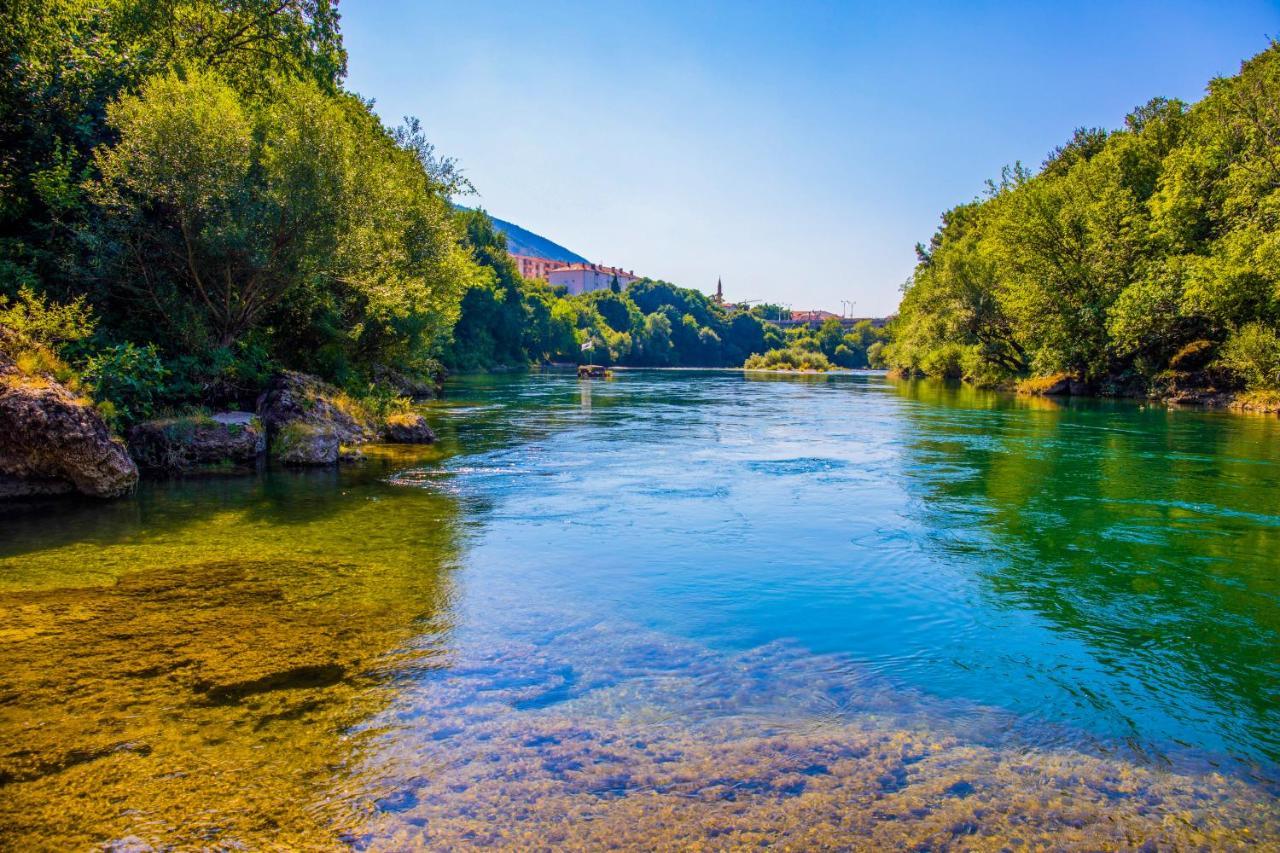 Kovac Riverfront Apartments Mostar Bagian luar foto